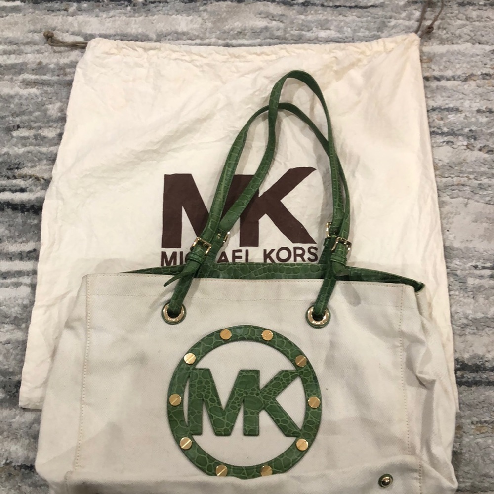 Michael Kors Med-Large Spring Bag 🌴
